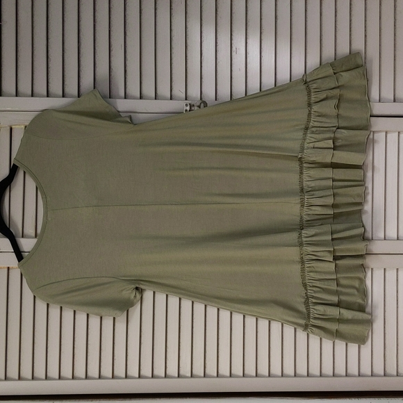 Short Sleeve Ruffle Tunic - Picture 3 of 5